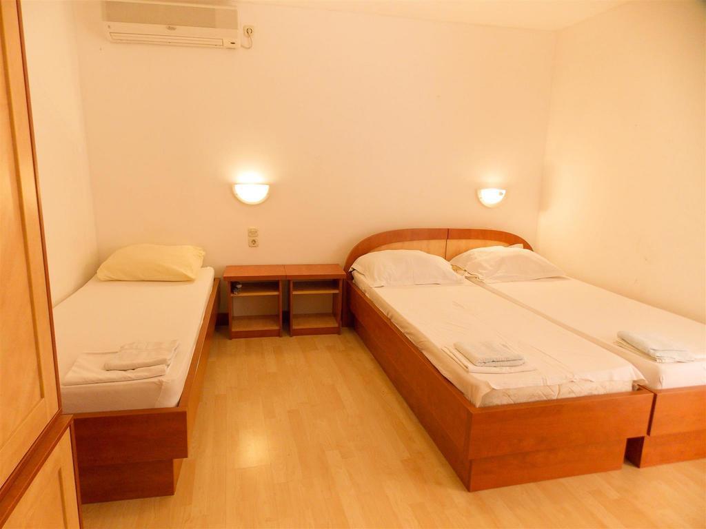 Apartments Frane (Adults Only) ノヴァリャ 部屋 写真